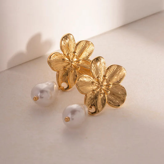 Aretes Sakura